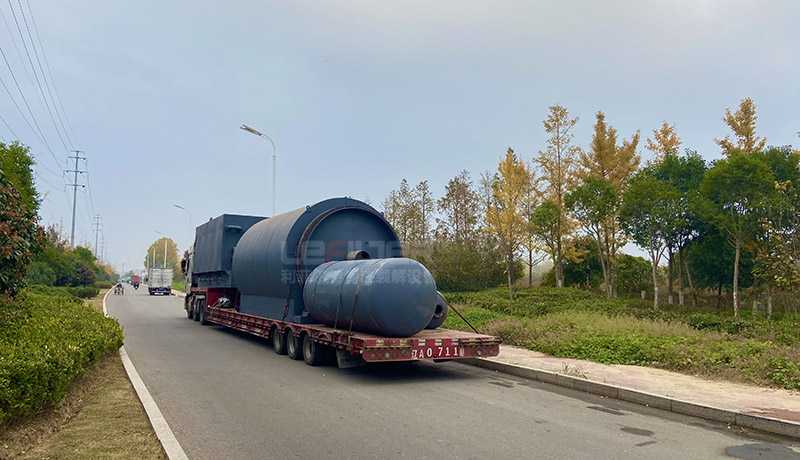 廢輪胎煉油設備裝車發(fā)出 廢輪胎煉油設備裝車發(fā)出